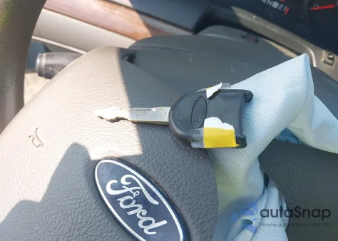 2008 Ford Crown Victoria Standard from USA, damaged, VIN 2FAFP73V58X106825